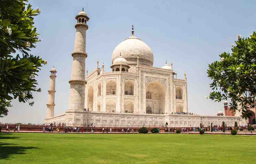 Trending Spots Beyond Horizon Trips Taj Mahal India Travel in Taj Mahal Agra